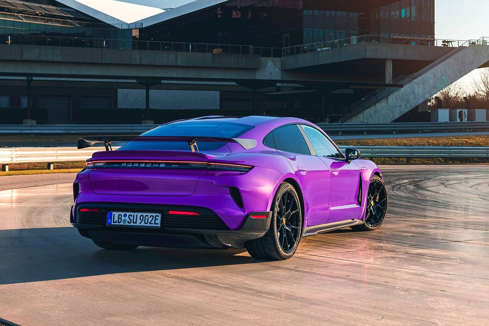 Porsche Taycan World Premiere: 2025 Taycan Turbo GT and Taycan Turbo GT with Weissach Package 1236880