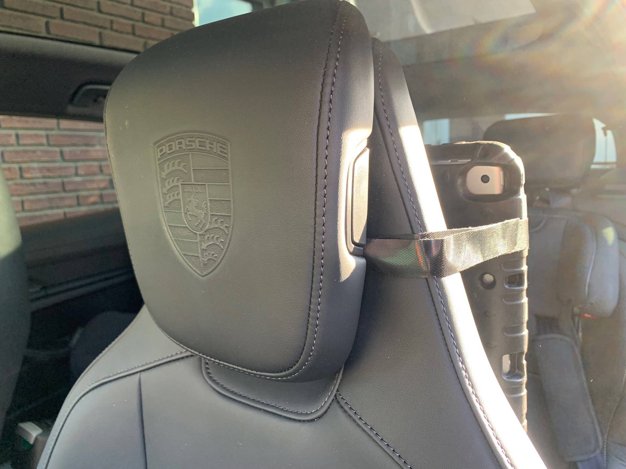 Porsche Taycan iPad / tablet holder ? IMG_2426