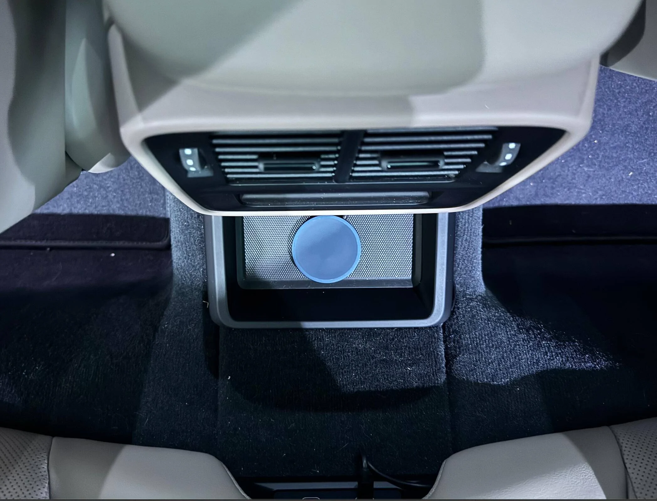 Porsche Taycan Center Console Shallow Tray for MagSafe Wireless Charging Screenshot 2024-03-14 at 15.50.58
