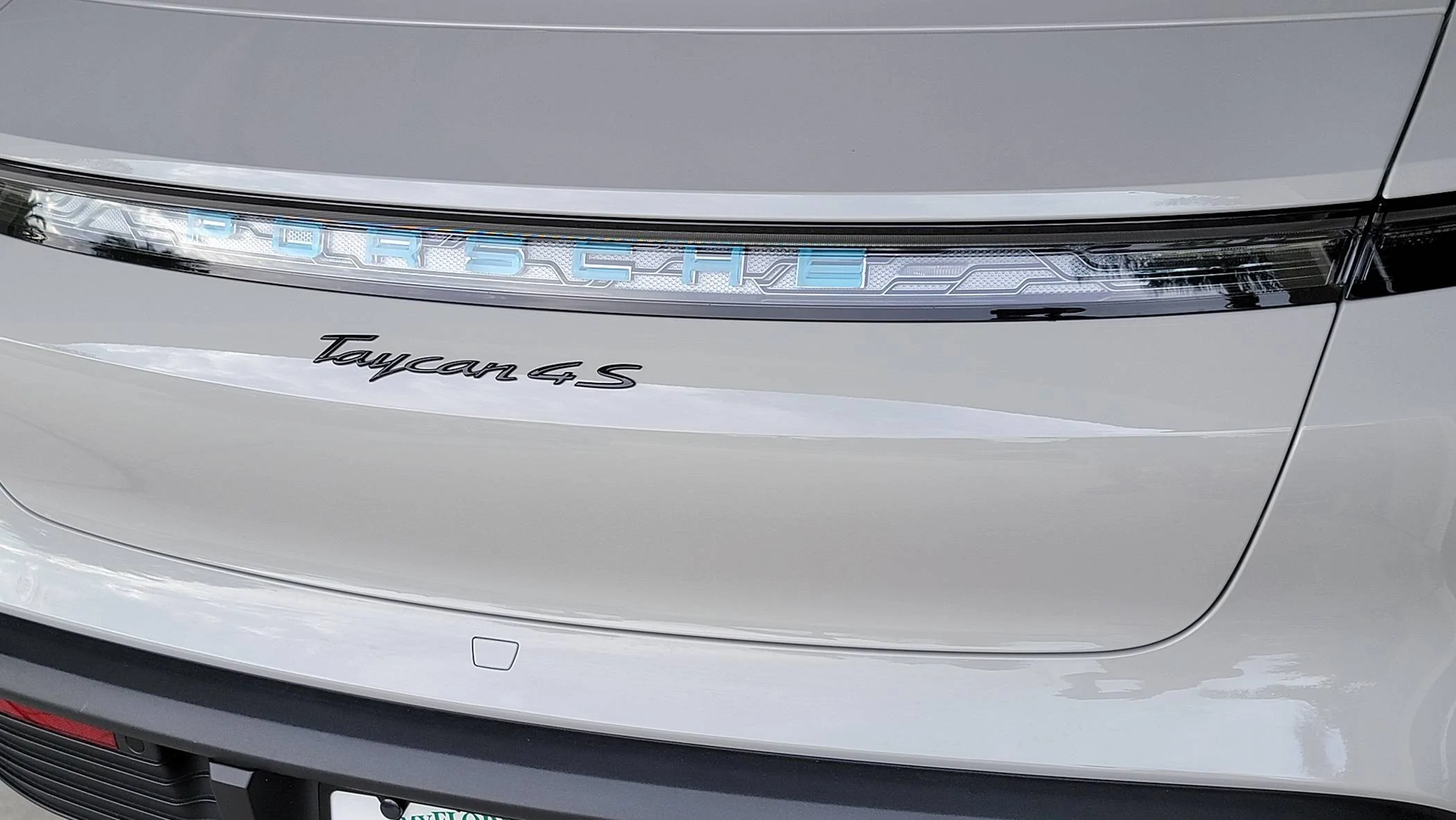 Porsche Taycan Ice grey or Dolomite? 1000001872