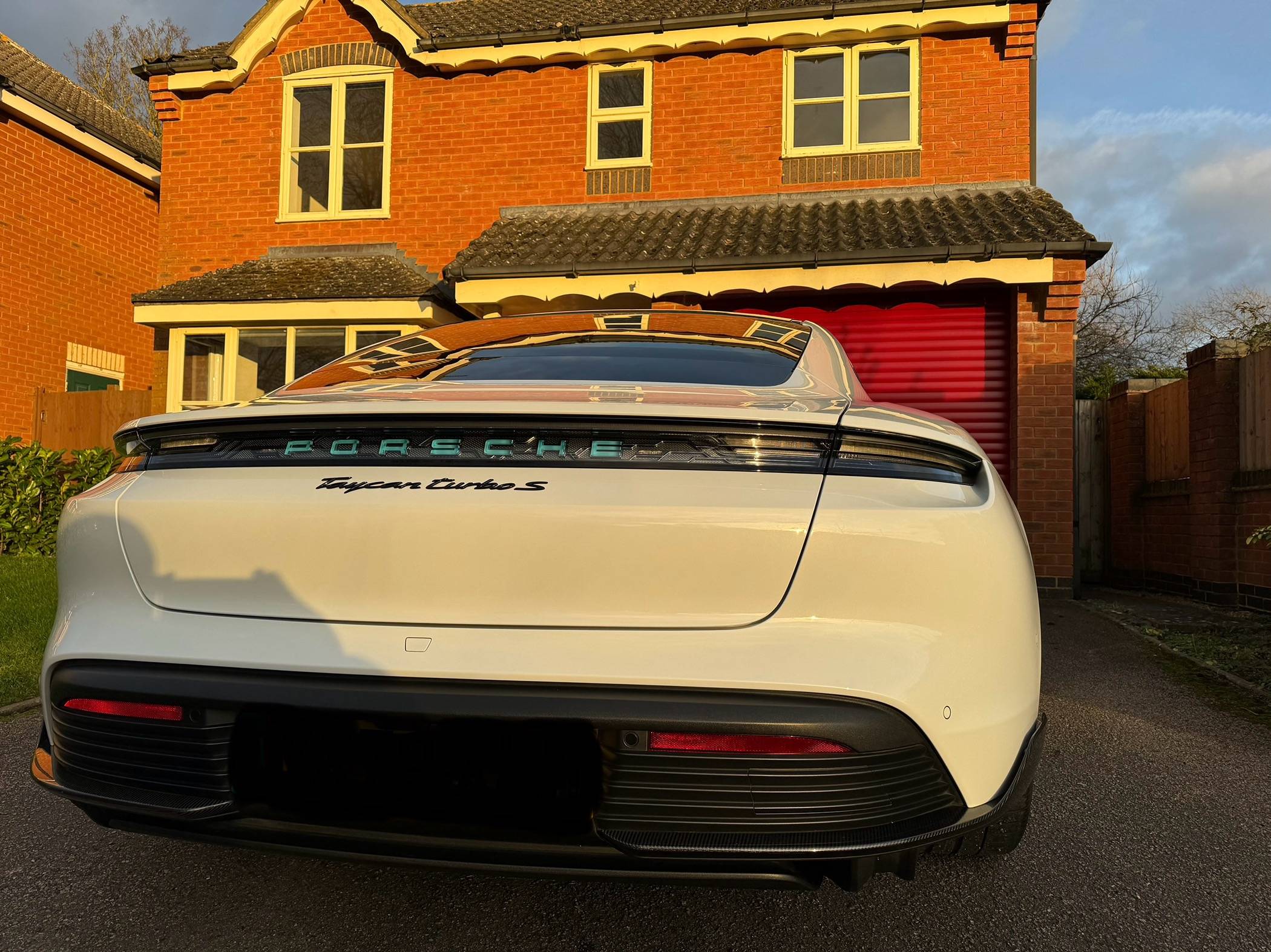 Porsche Taycan DIY Swapped my ‘standard’ rear light strip for Glacier Ice Blue IMG_1194