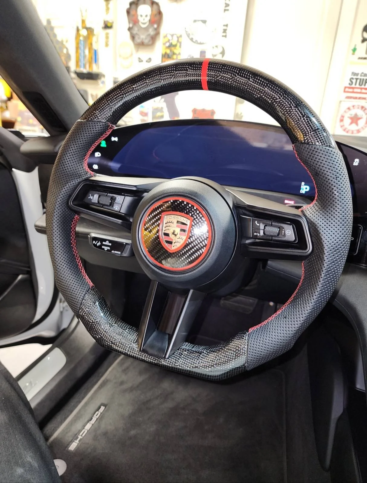 Porsche Taycan Race-Tex steering wheel opinions Screenshot_20230922_141201_Gallery