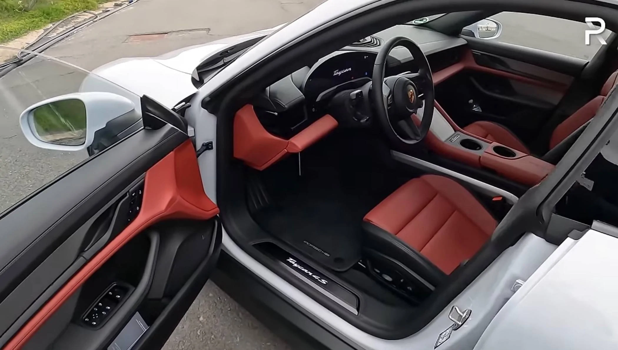 Porsche Taycan The New Two-Tone Seats IMG_3479