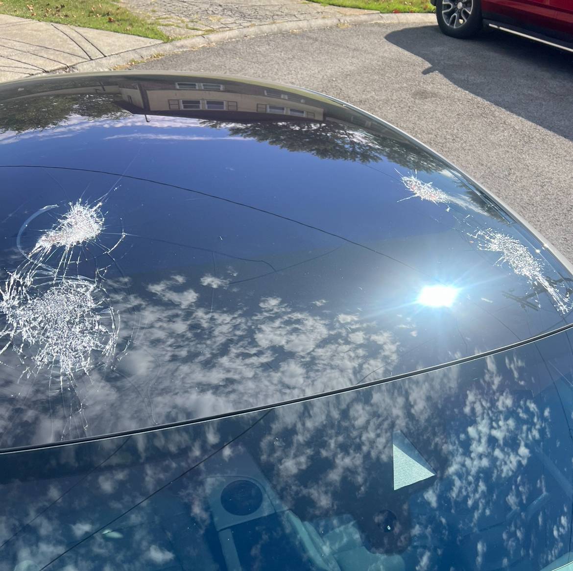 Porsche Taycan Do NOT crack your panoramic glass! IMG_1872