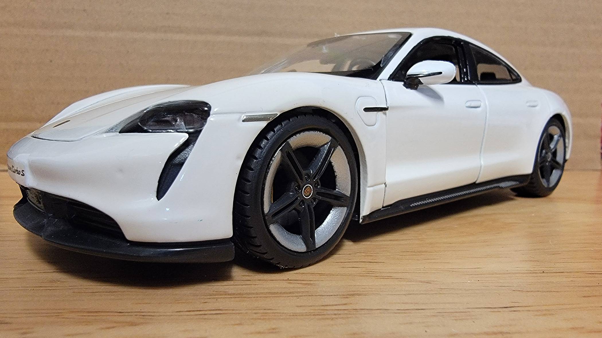 Porsche Taycan Taycan Turbos Have Lost Up To 100,000 Value in 4 Years 1000000260