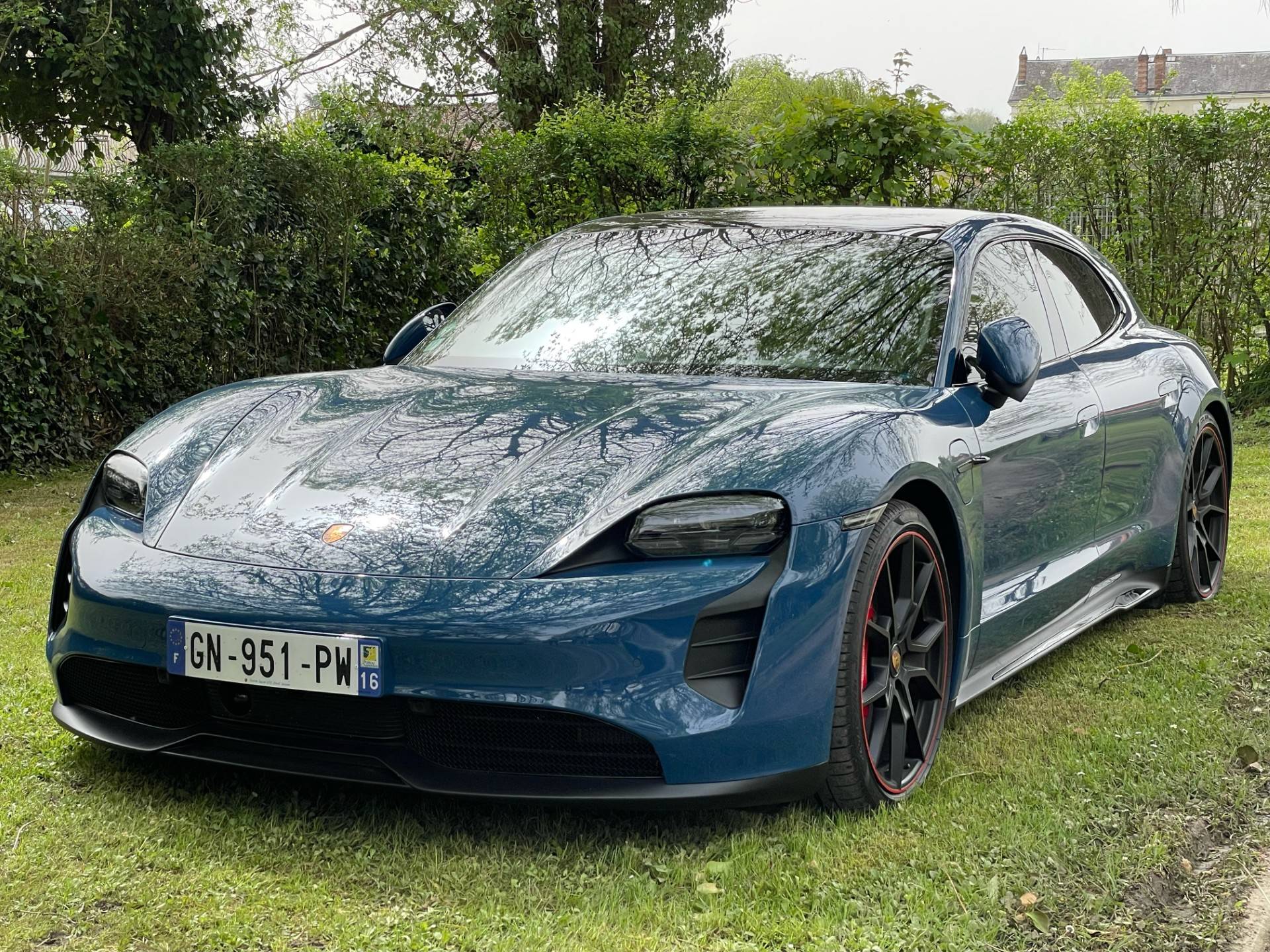 Porsche Taycan NEPTUNE BLUE Taycan Club thumbnail_image0