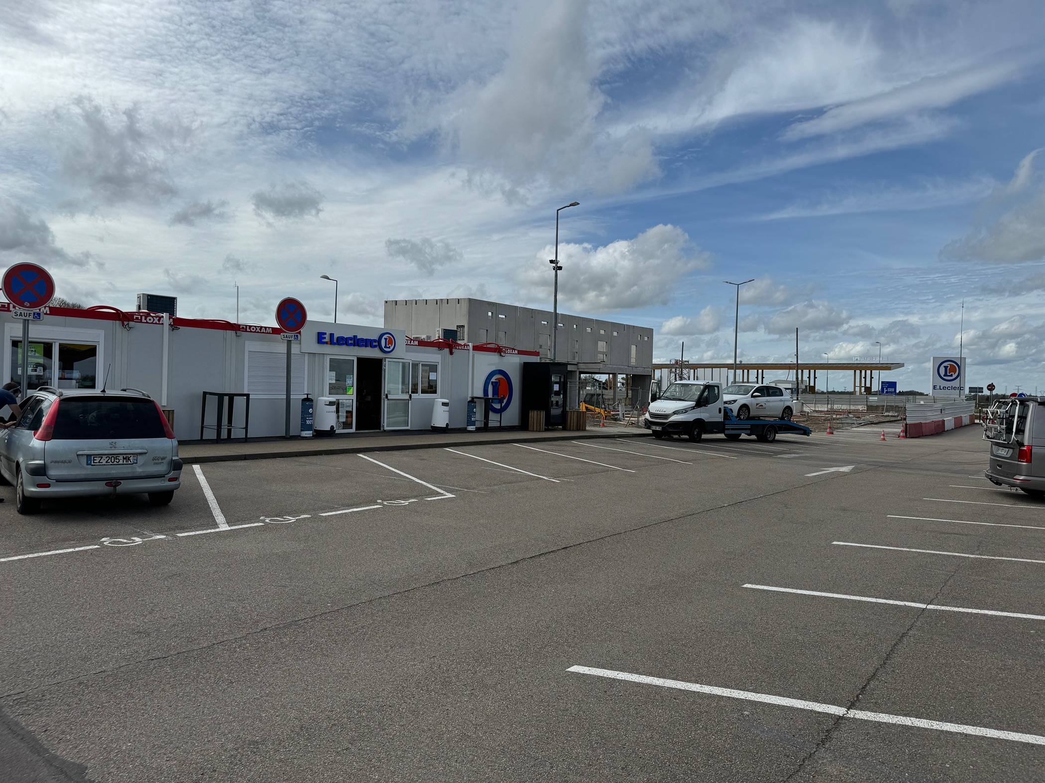Porsche Taycan Public charging in france IMG_4716