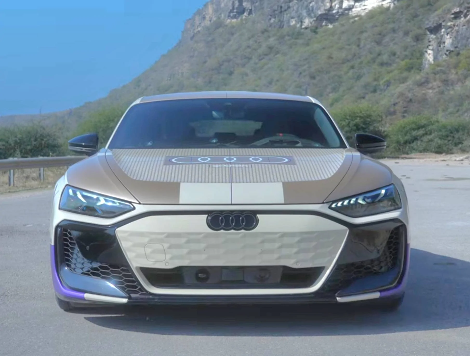 Porsche Taycan 2025 RS E-Tron GT facelift, 1000hp Screenshot_20240415_155518_YouTu