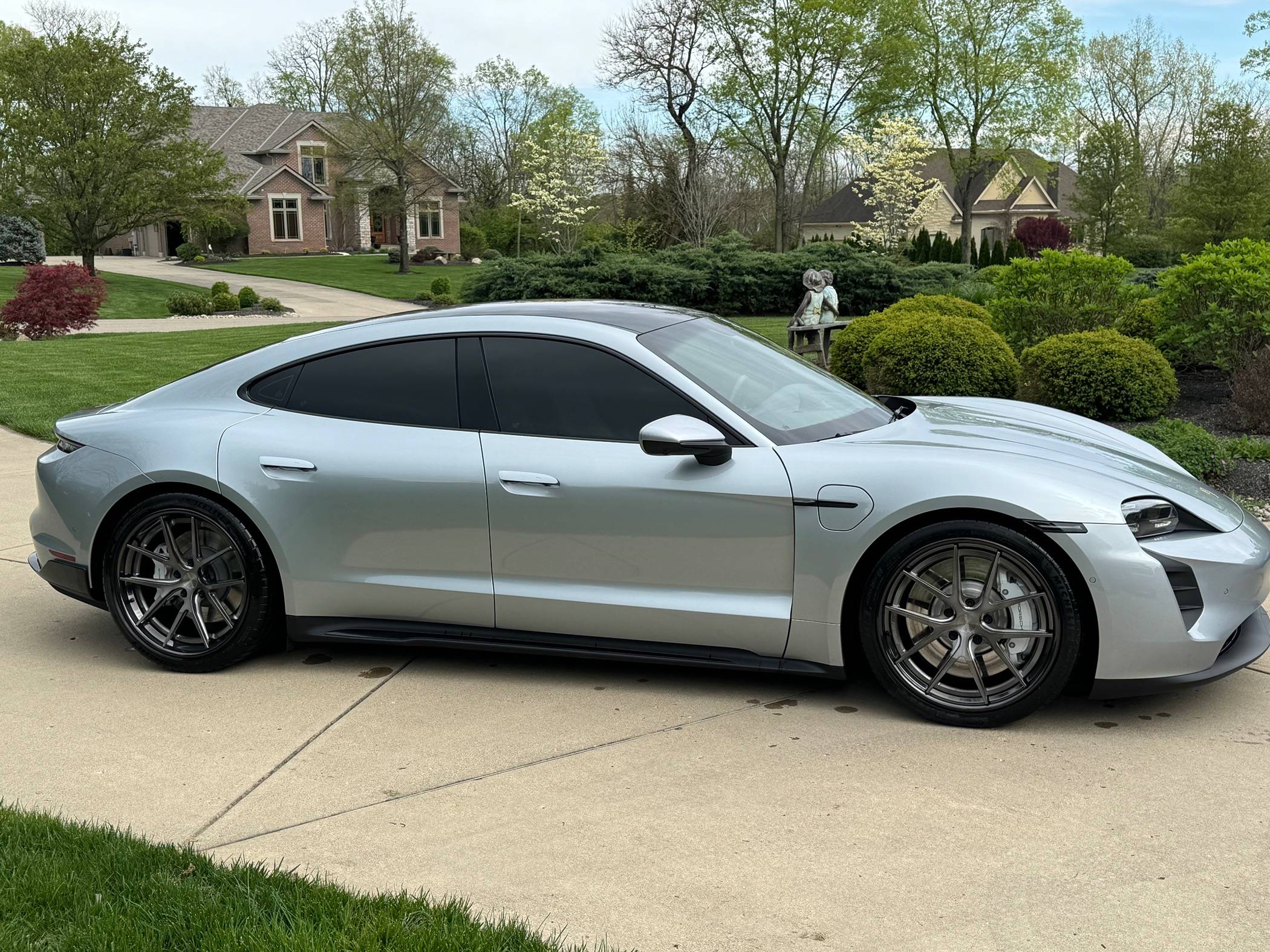 Porsche Taycan Opinions on color of my Forgeline AL301's IMG_2819