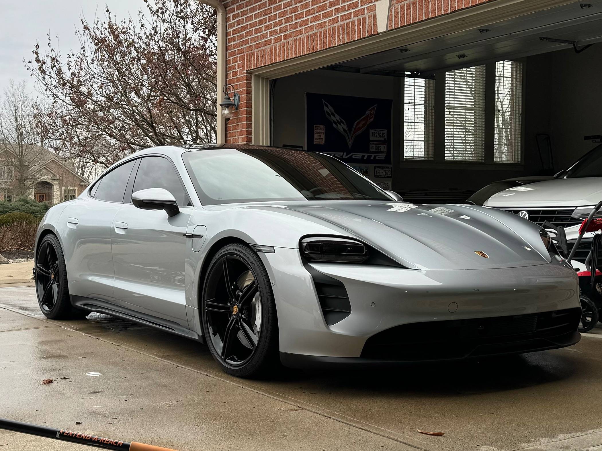 Porsche Taycan Opinions on color of my Forgeline AL301's IMG_2581