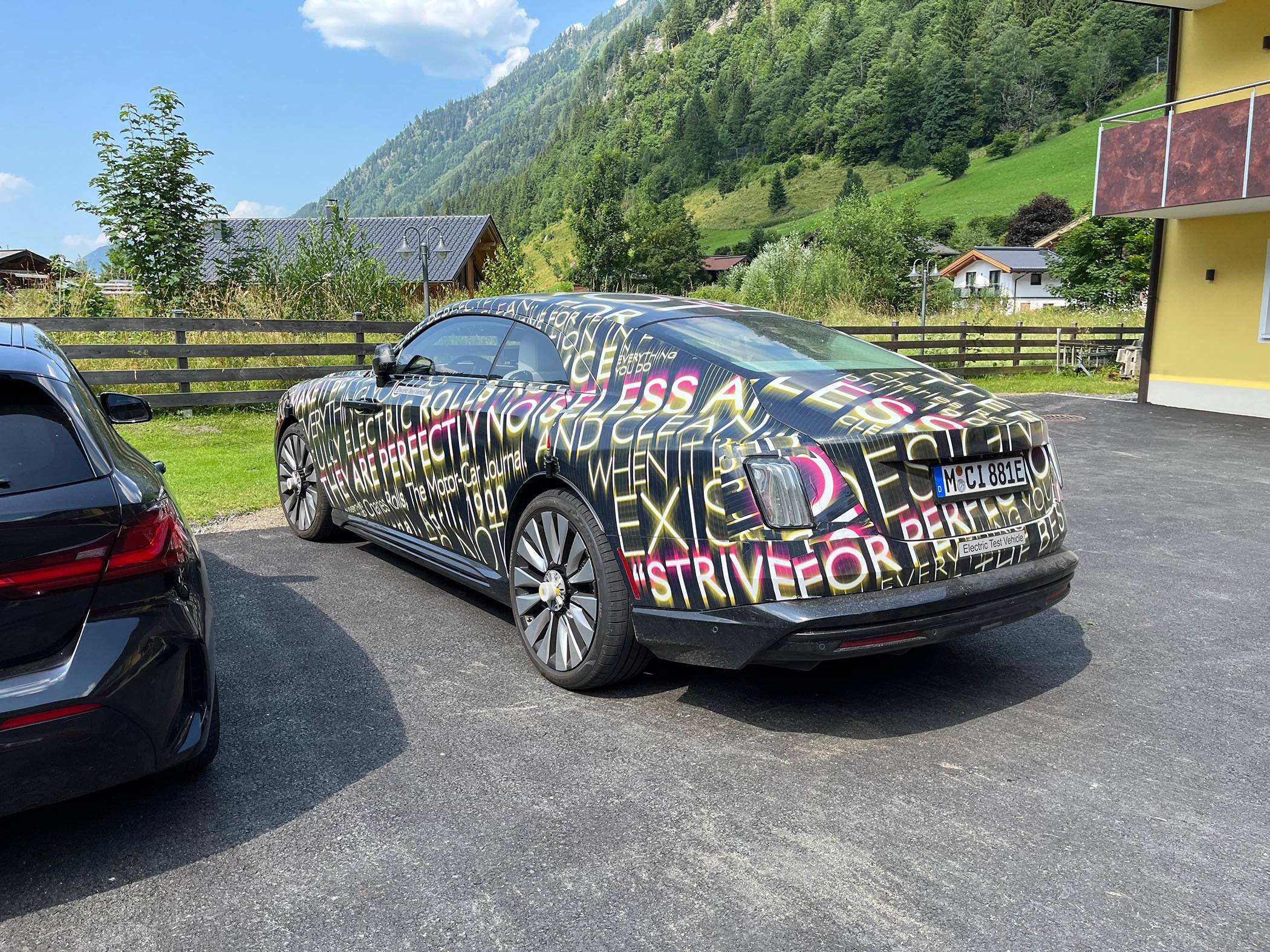Porsche Taycan Rolls Royce Spectre EV IMG_0885