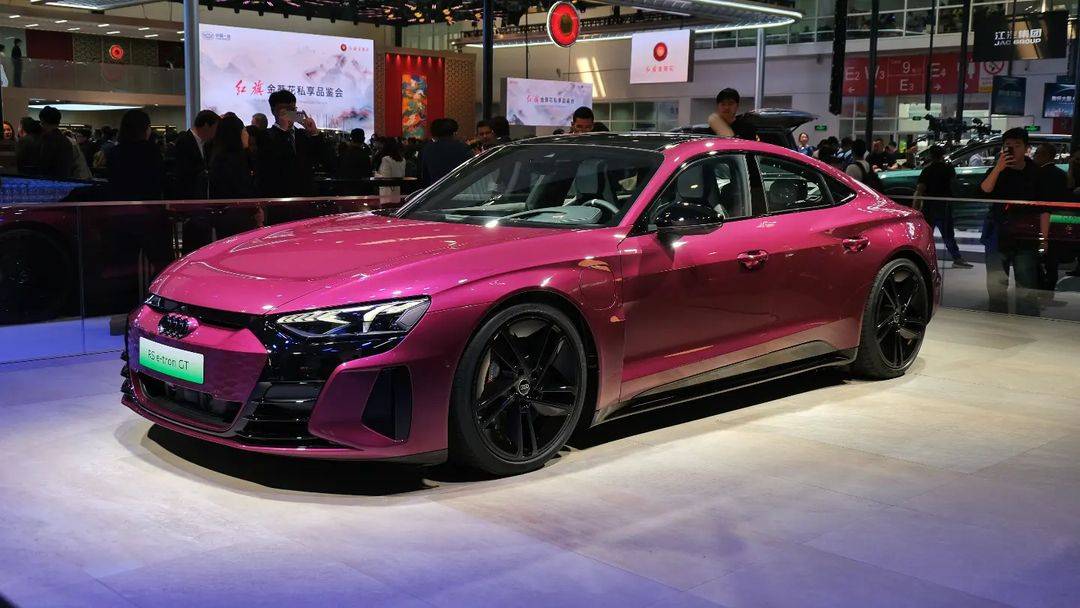 Porsche Taycan Audi Exclusive colors  for the E-Tron GT Snapinsta.app_441343569_1170167487262786_7568956297768796041_n_1080
