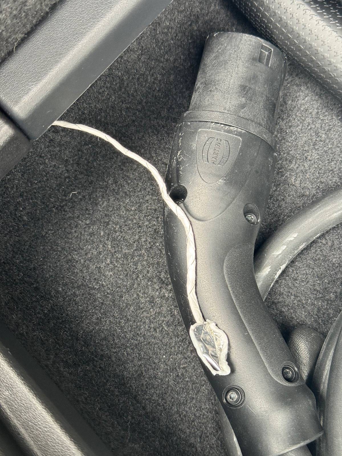 Porsche Taycan Strange "cable" in the trunk IMG_0190