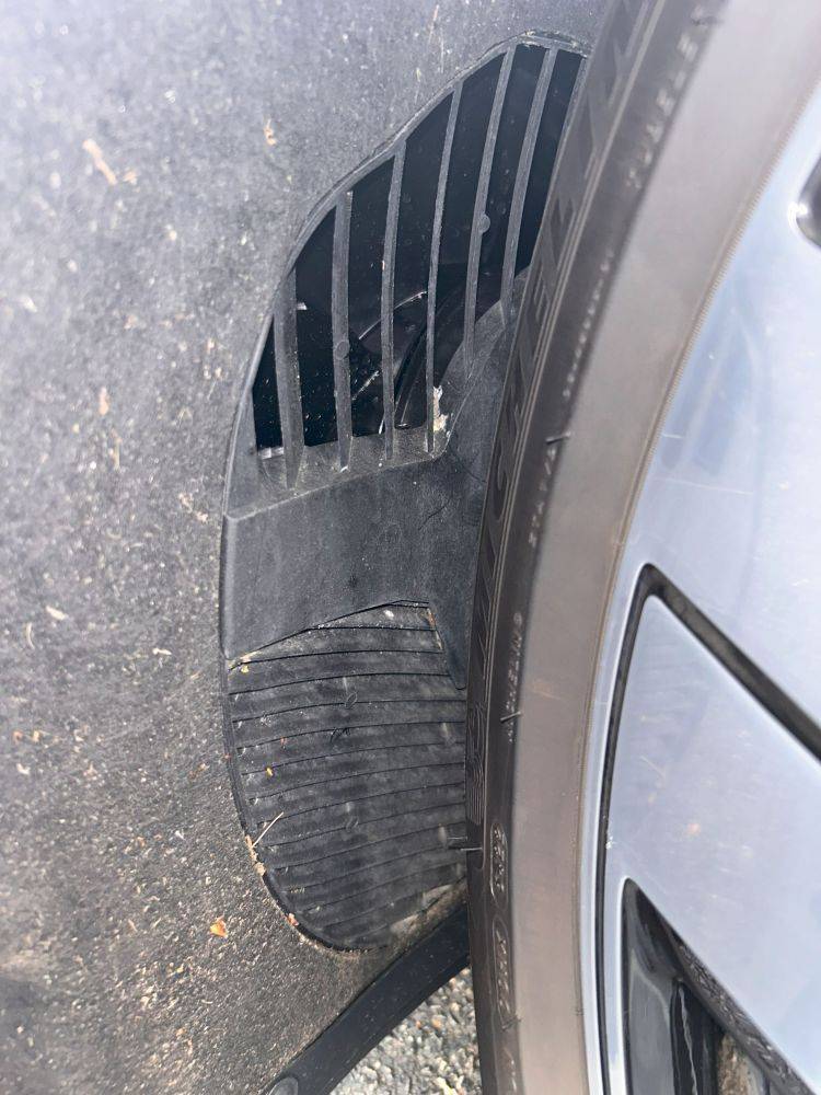 Porsche Taycan Cooling fan seized after