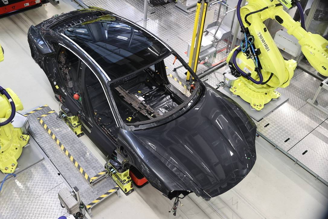 Porsche Taycan 2025 Gen2 orders A54F9284-5A74-457B-A645-98E1B13CF477_1_105_c
