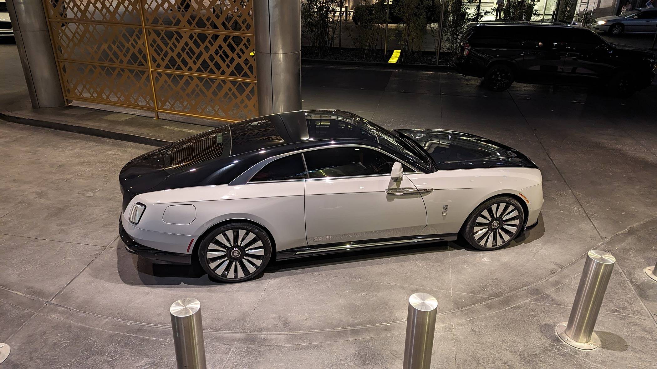 Porsche Taycan Rolls Royce Spectre EV PXL_20240519_031924684