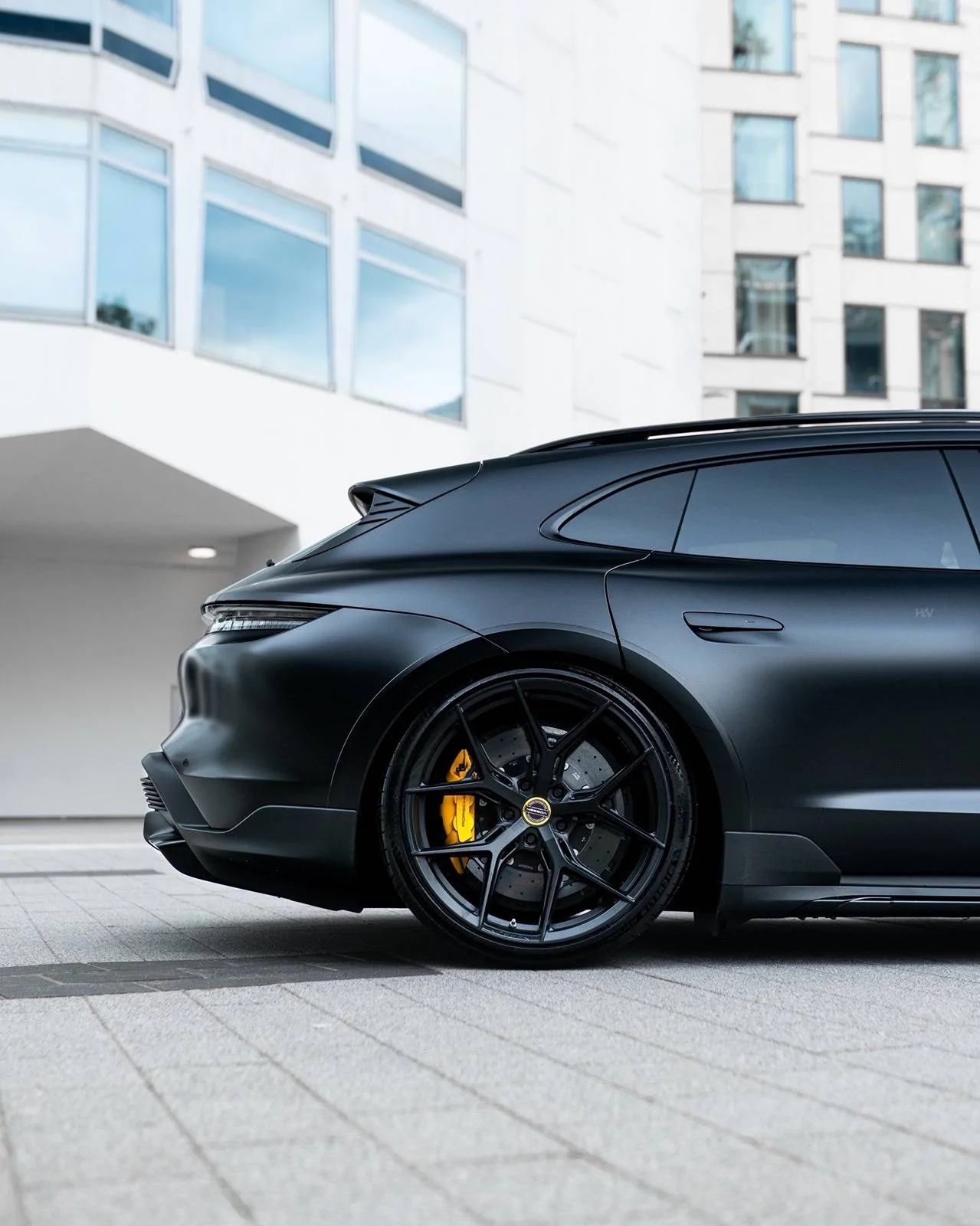 Porsche Taycan Satin matte wrap + Vossen HF5 FAIAs2QVIAAYeDq