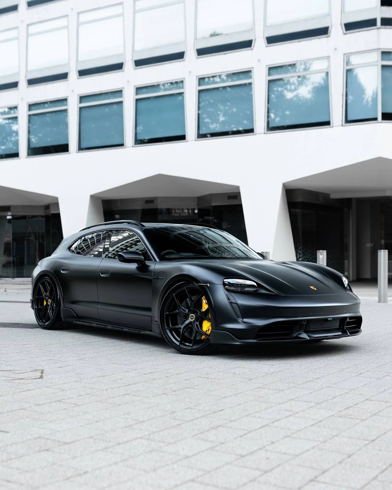 Porsche Taycan Satin matte wrap + Vossen HF5 FAIAs1tWUAA8gbJ