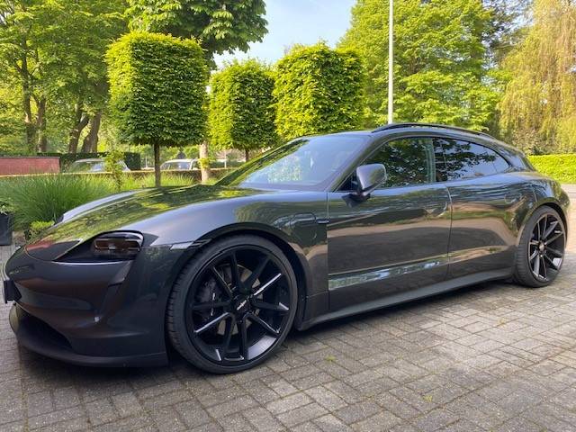 Porsche Taycan Satin matte wrap + Vossen HF5 Taycan ST