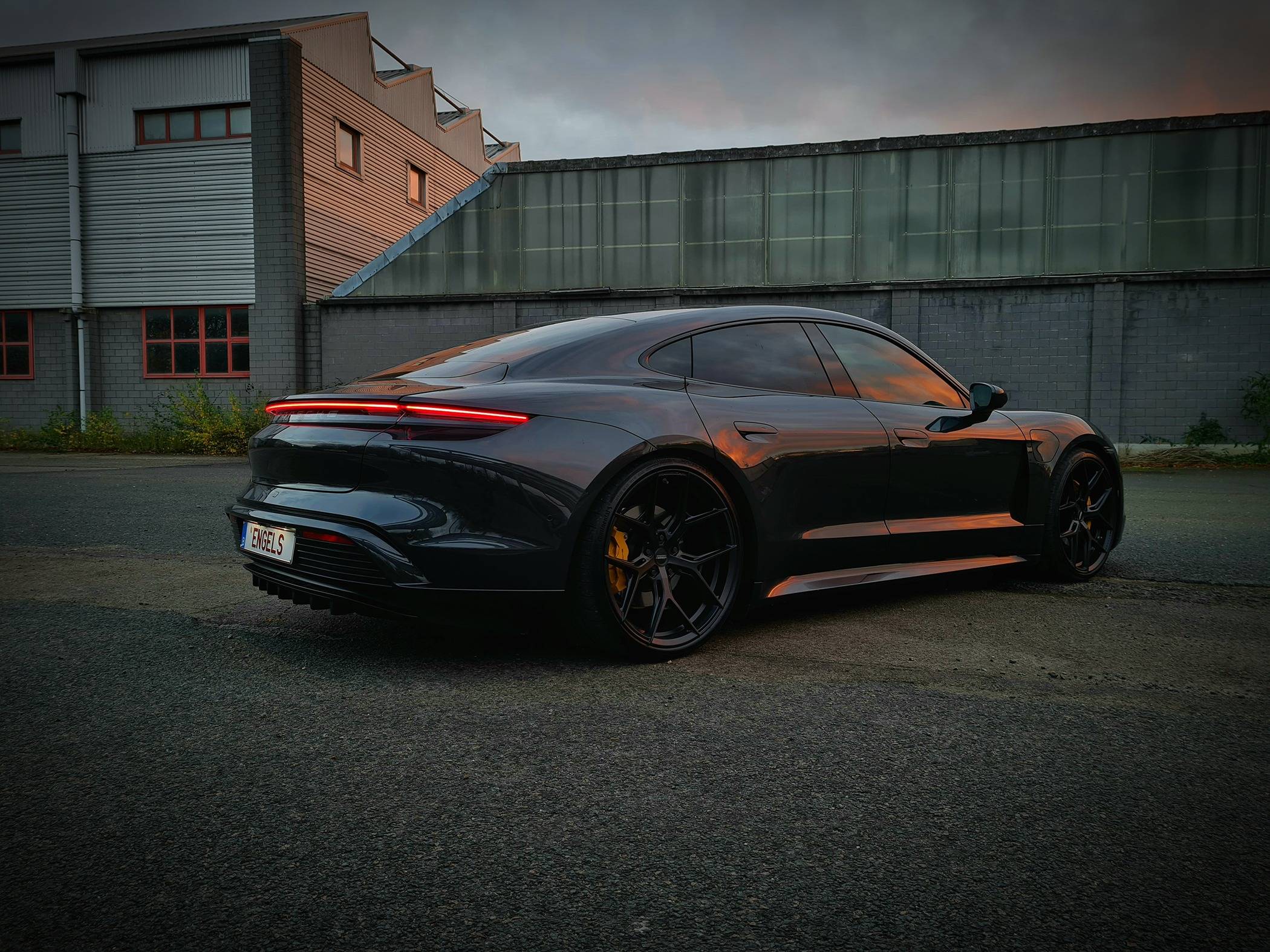Porsche Taycan Satin matte wrap + Vossen HF5 20201109_184955