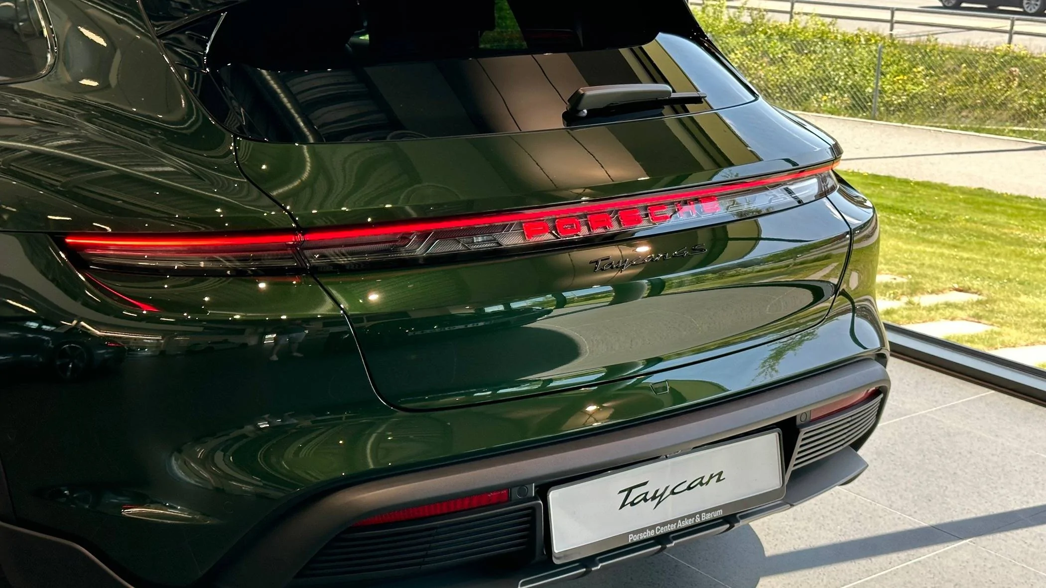 Porsche Taycan Some images of MY 2025 Cross Turismo 4 in Oak Green IMG_4490