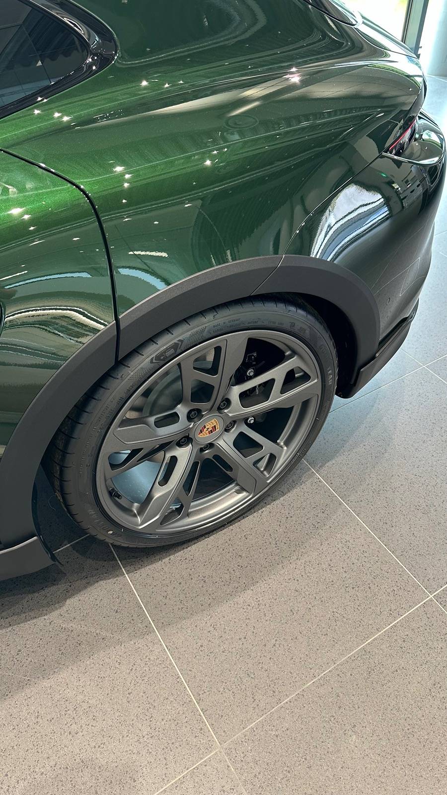 Porsche Taycan Some images of MY 2025 Cross Turismo 4 in Oak Green IMG_4632