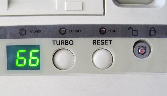 Porsche Taycan "TURBO". emzmurzex4f31