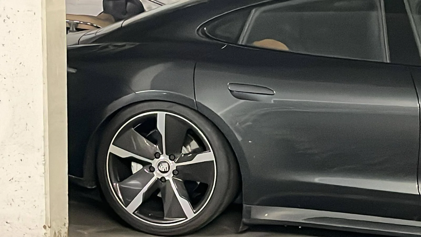 Porsche Taycan losing air and height with air suspension... 1718219229789-7v