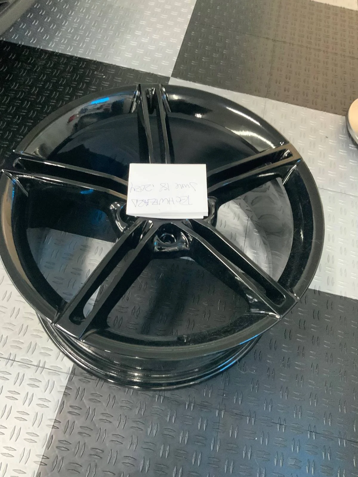 Porsche Taycan Taycan Mission E 21 inch x 9.5J front wheel (1) - Hi Gloss Black - Excellent Cond. IMG_1452
