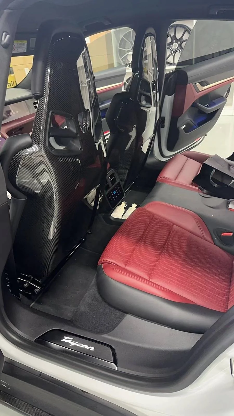 Porsche Taycan Carbon bucket seats installed in Taycan Turbo S 003d0377d1bd4dbb43abff5fea7ae300