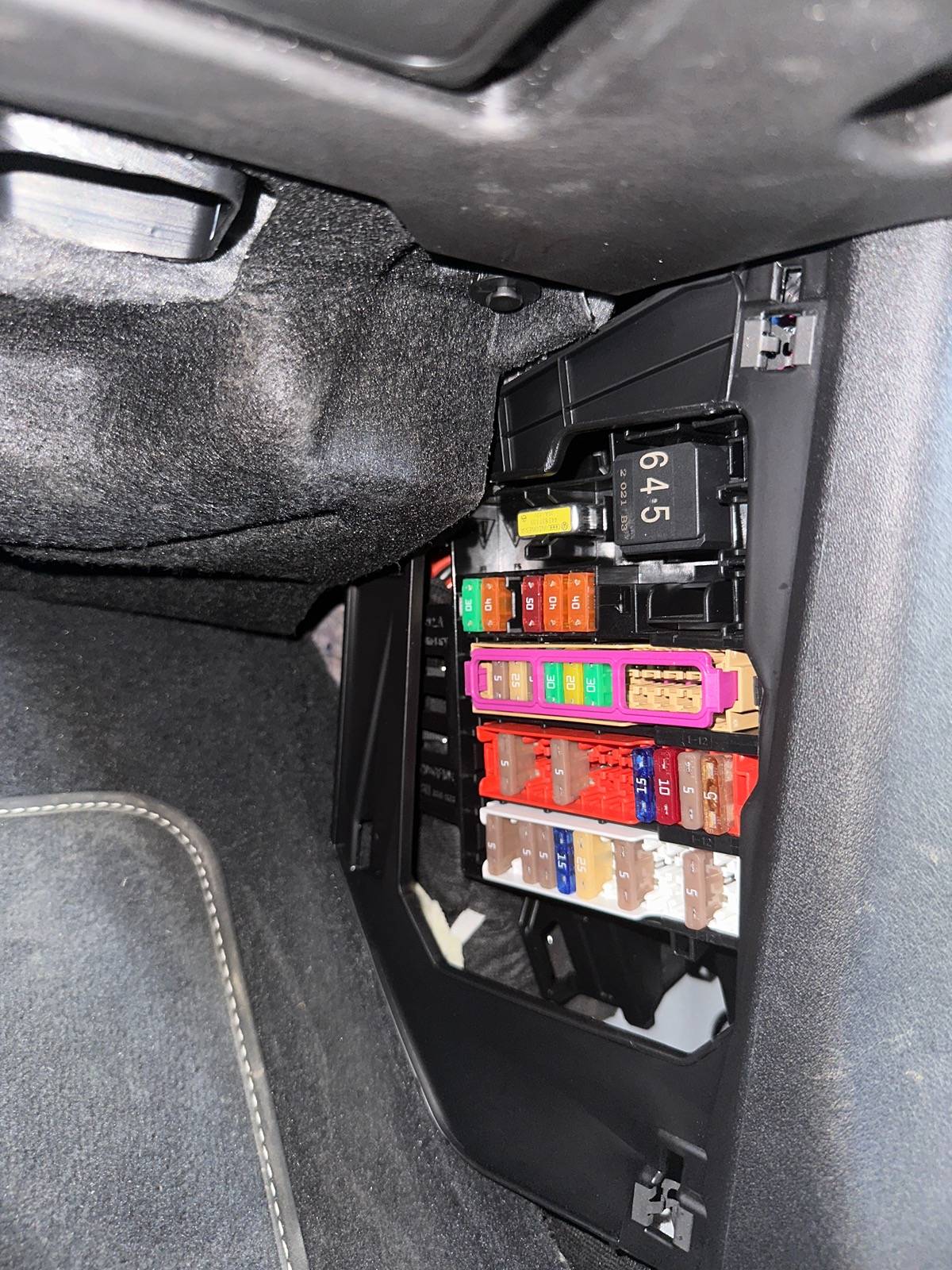 Porsche Taycan Fuse assignment for fuses in frunk? image