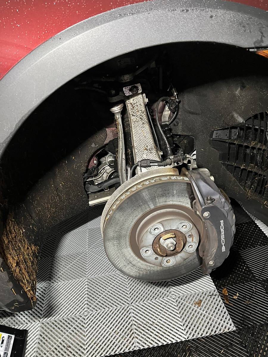Porsche Taycan Recall - Front Brake Hoses Can Crack and Leak Fluid (ARB0) - June 19, 2024 -- [2020-2025 Taycan] thumbnail_Image