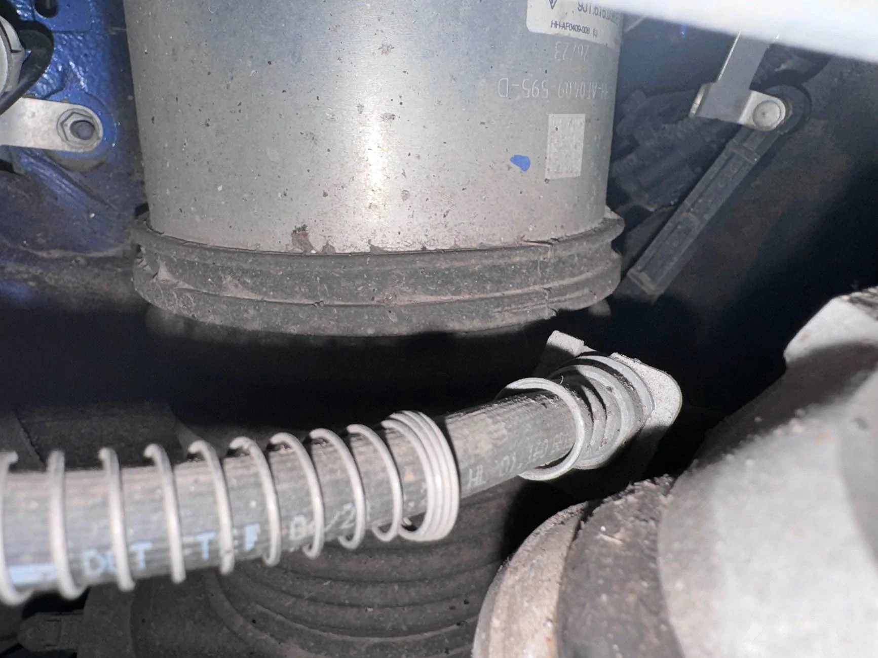 Porsche Taycan Recall - Front Brake Hoses Can Crack and Leak Fluid (ARB0) - June 19, 2024 -- [2020-2025 Taycan] IMG_0498