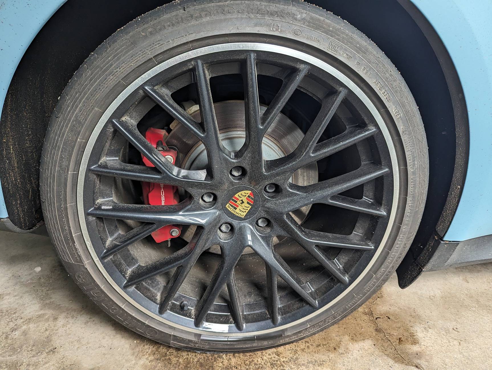 Porsche Taycan 4 21" Spyder wheels PXL_20240611_161718707