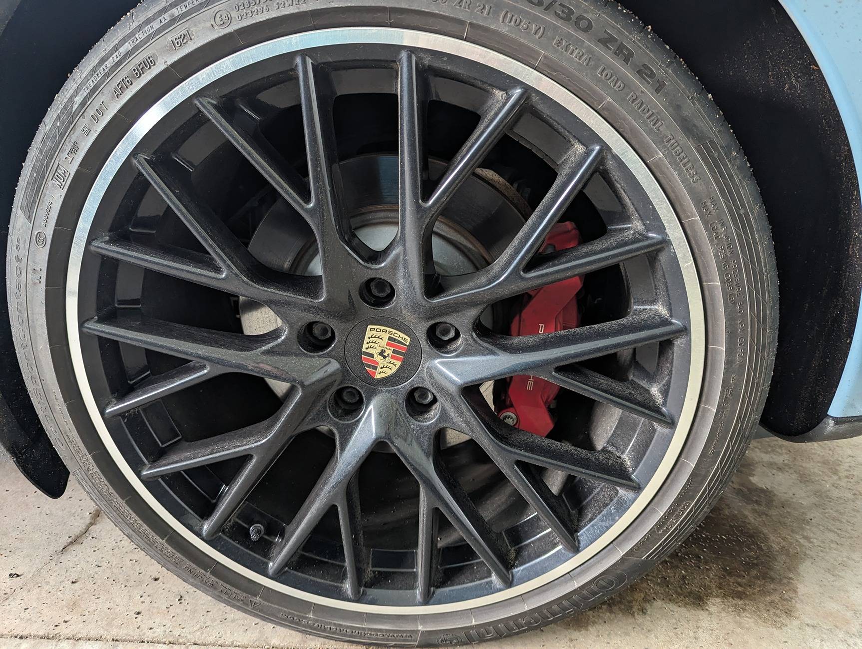Porsche Taycan 4 21" Spyder wheels PXL_20240611_161656956