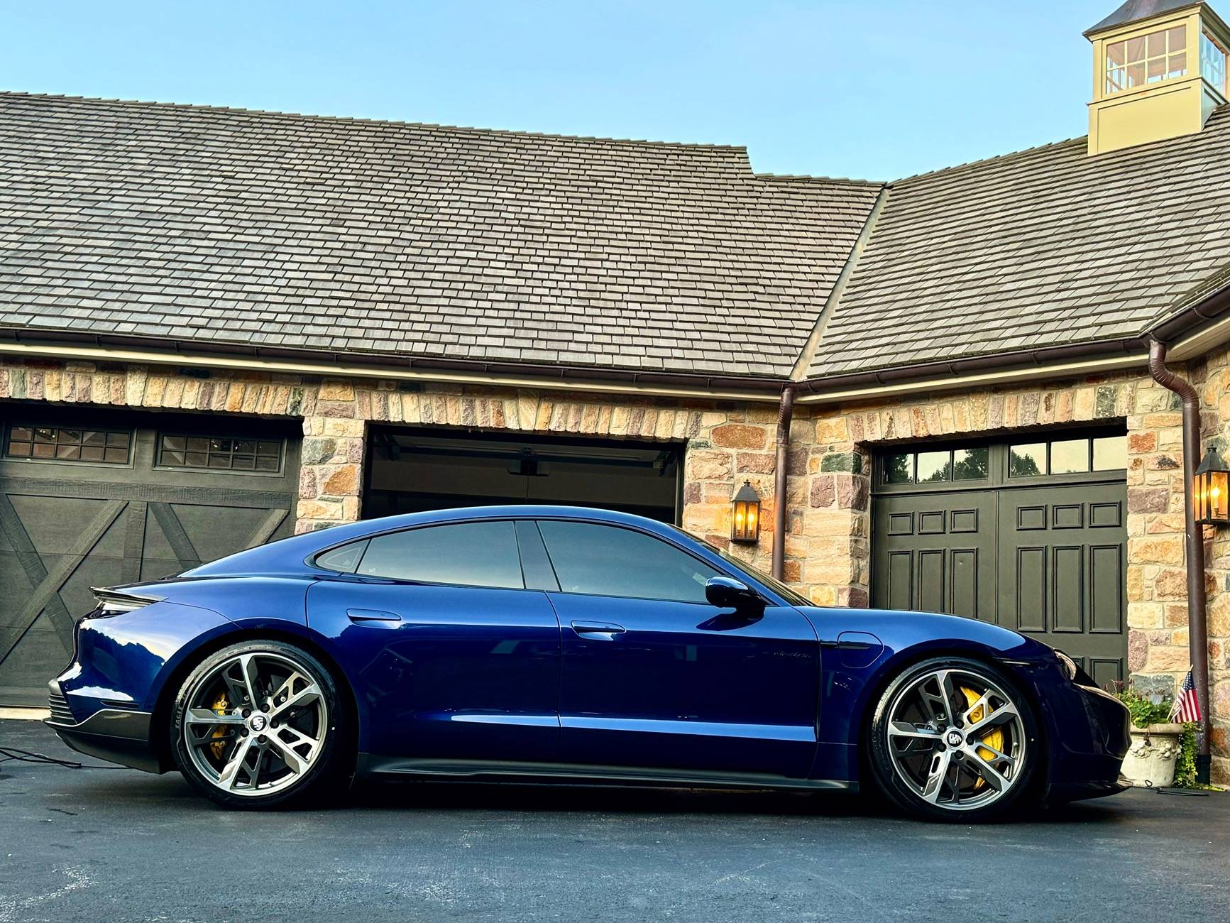 Porsche Taycan Gentian Blue Sedan w/ 21” Cross Turismo Wheels IMG_9196