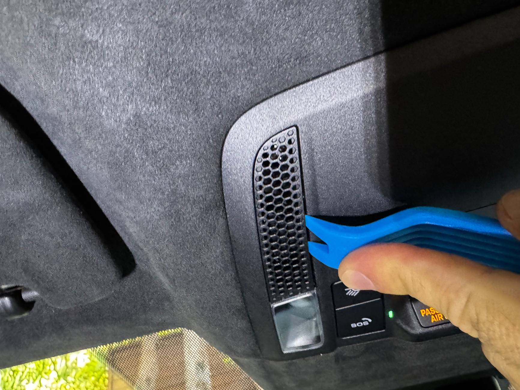 Porsche Taycan Fitcamx dashcam installation 1721090034248-co