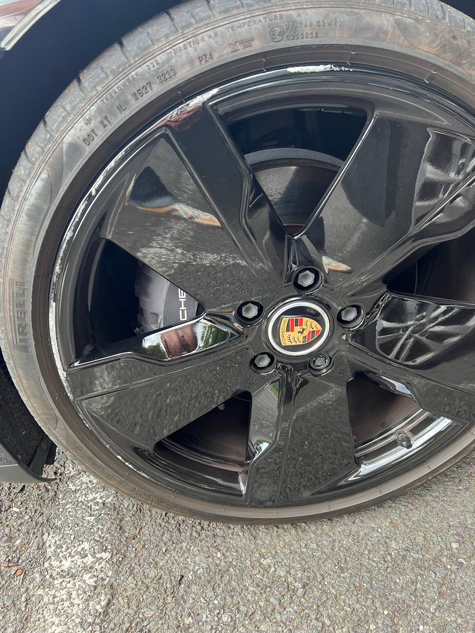 Porsche Taycan London Roads Width Restriction - Rims Damage IMG_3135