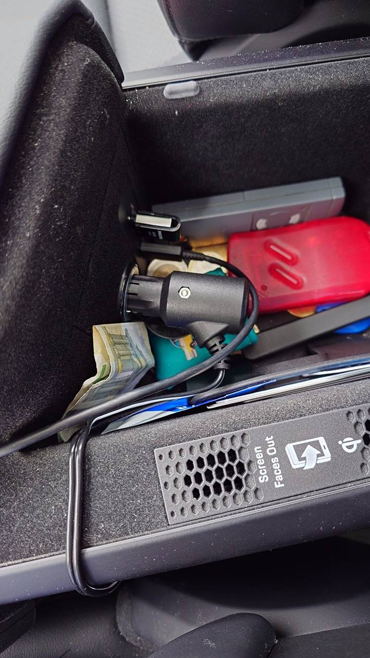 Porsche Taycan Another dash cam installation : 70mai Omni 20240722_193625799.JPG