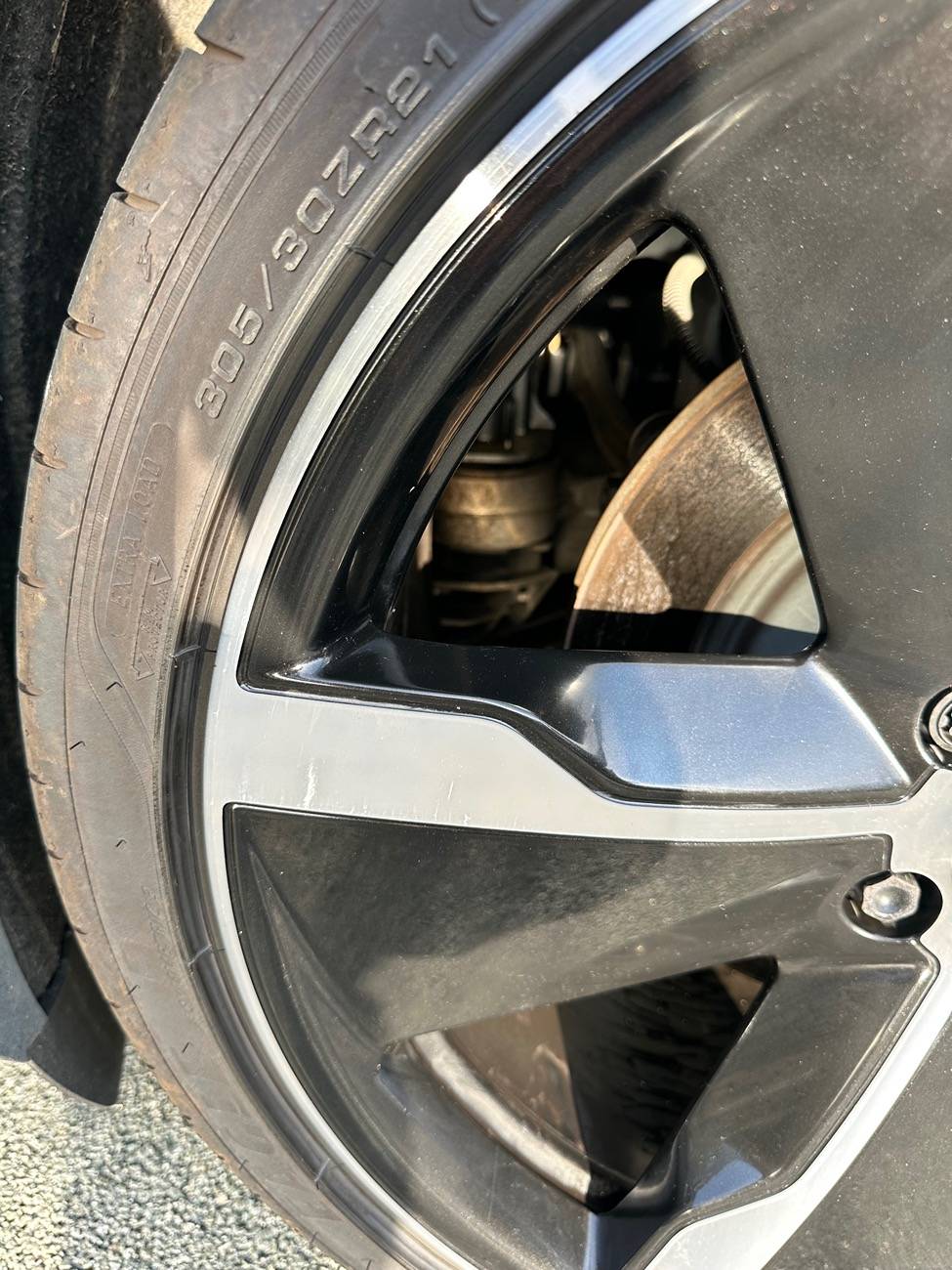 Porsche Taycan White marks on diamond cut alloys IMG_3183