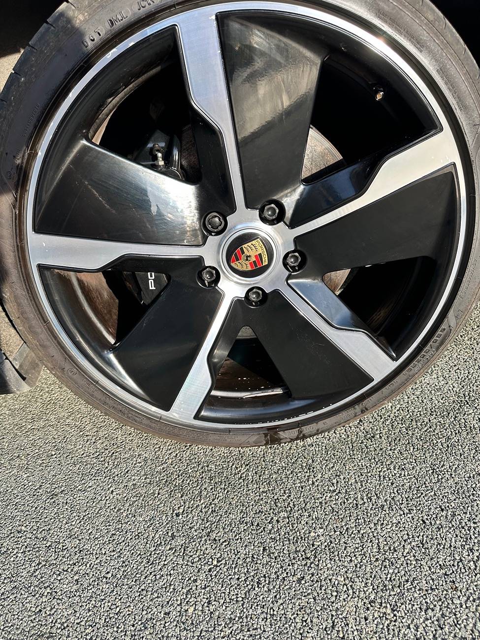Porsche Taycan White marks on diamond cut alloys IMG_3178