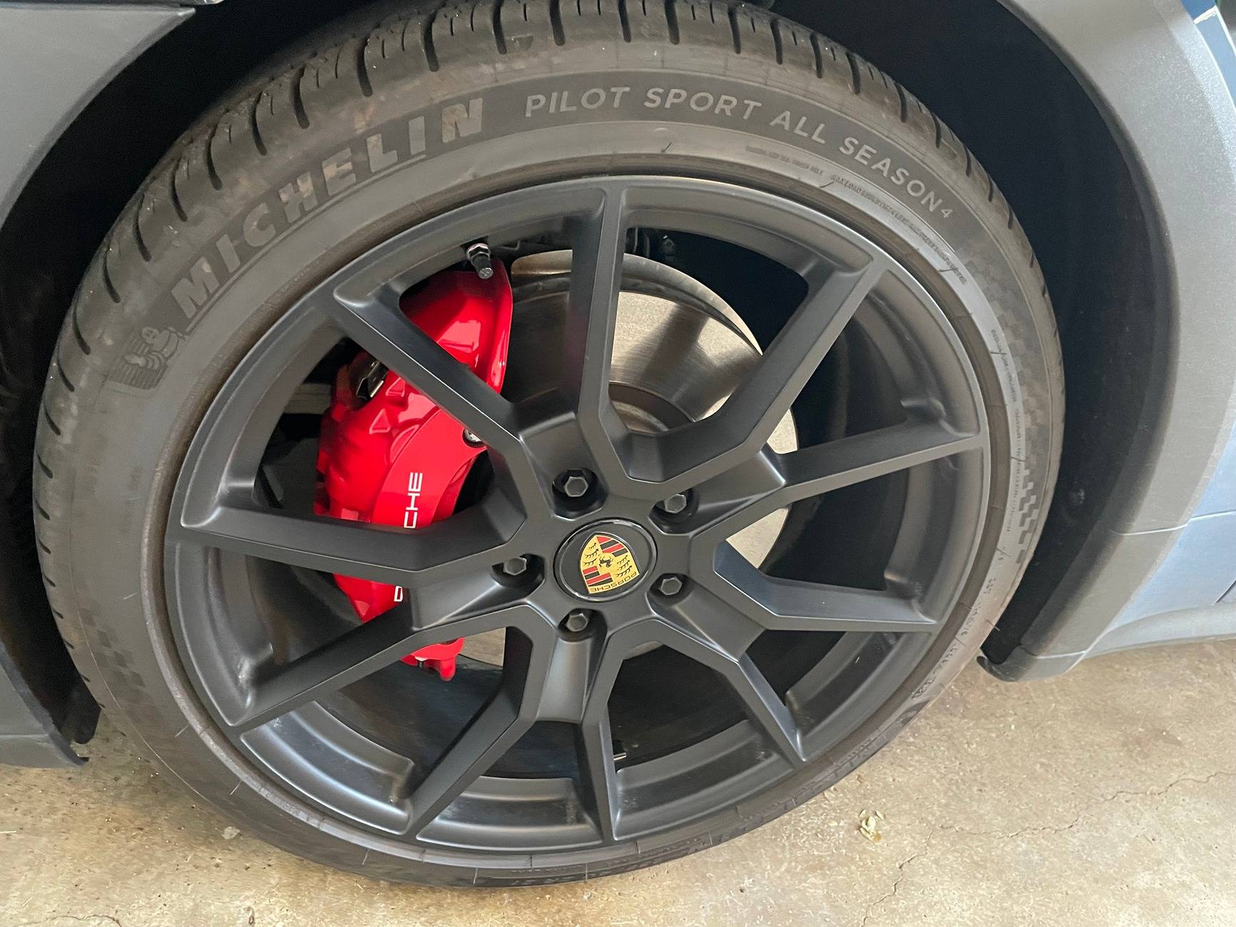 Porsche Taycan Different tire size for 21" wheel IMG_1525