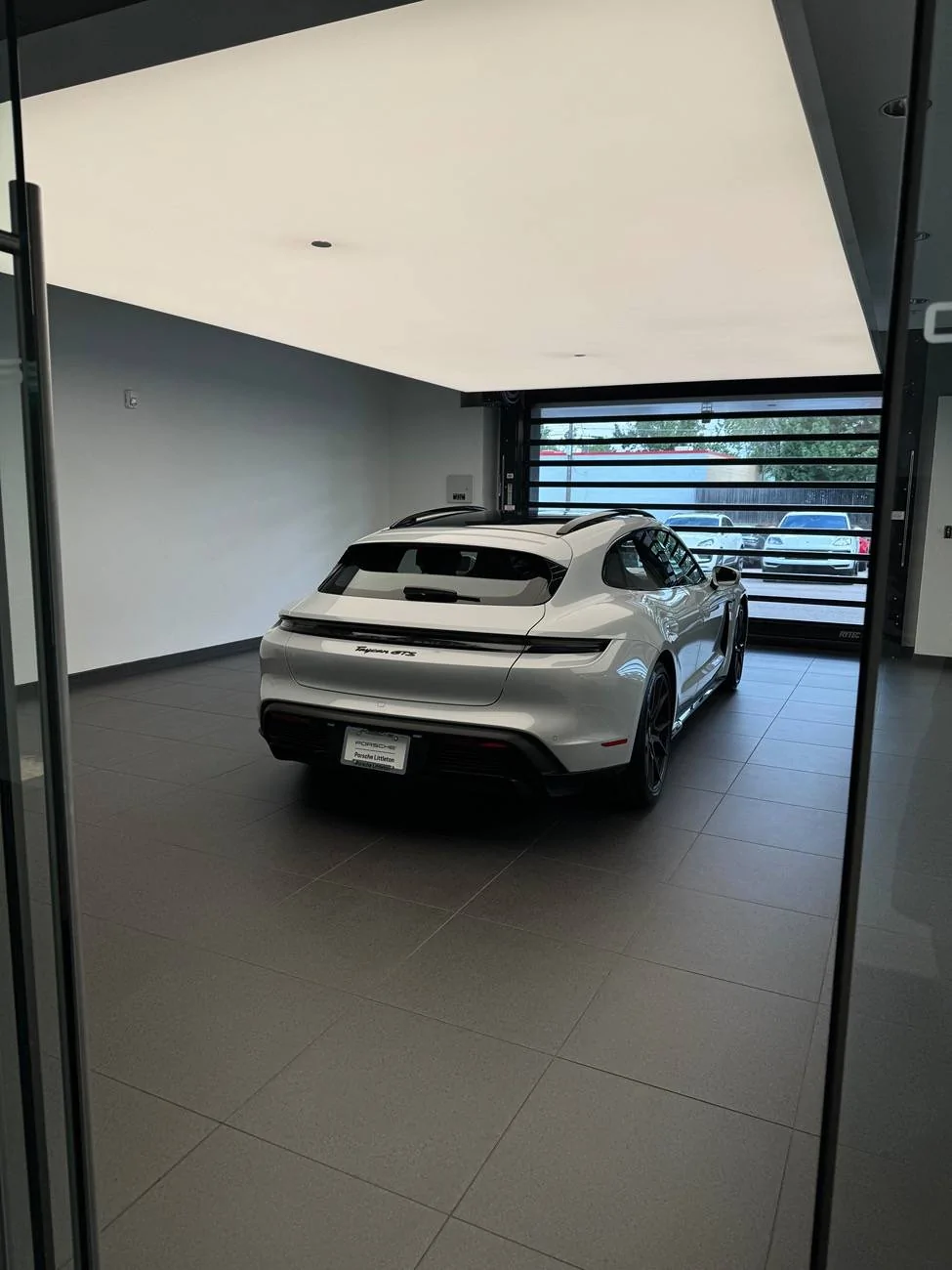 Porsche Taycan Recall - Front Brake Hoses Can Crack and Leak Fluid (ARB0) - June 19, 2024 -- [2020-2025 Taycan] IMG_1374
