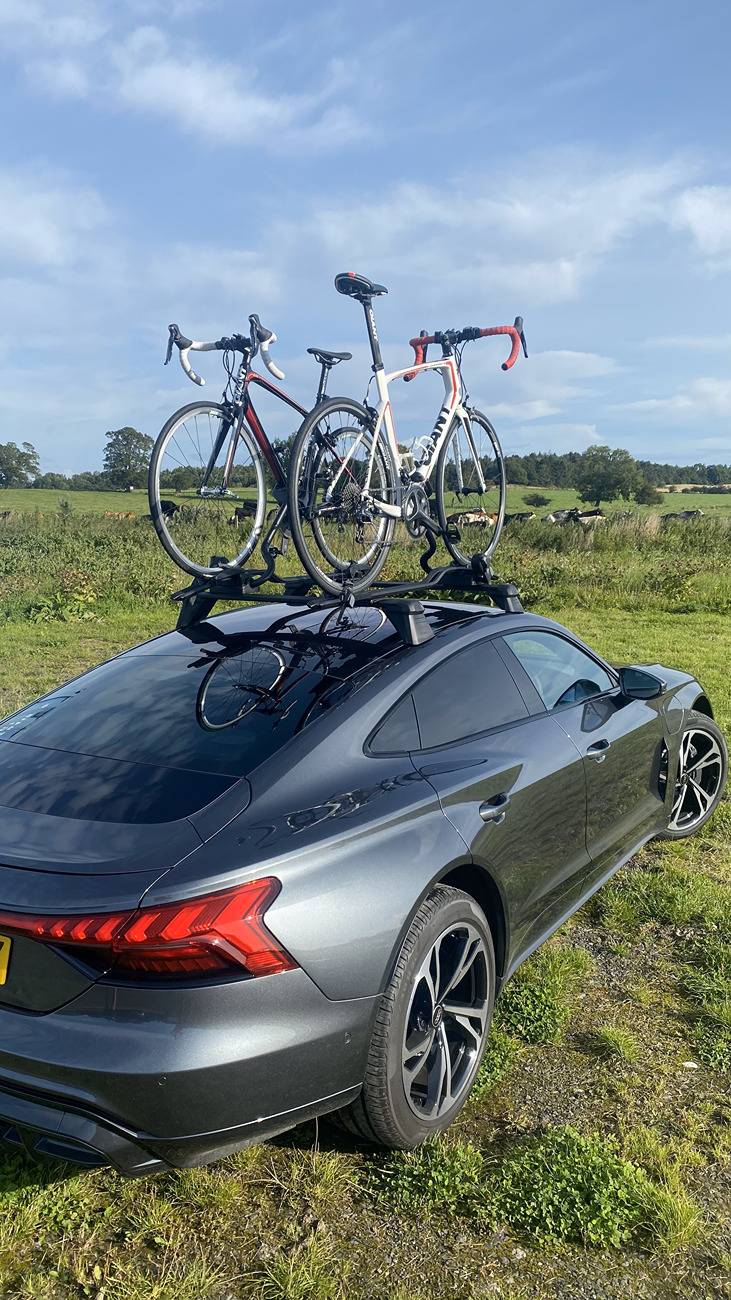 Porsche Taycan Audi A6/S6 e-tron GT with bikes
