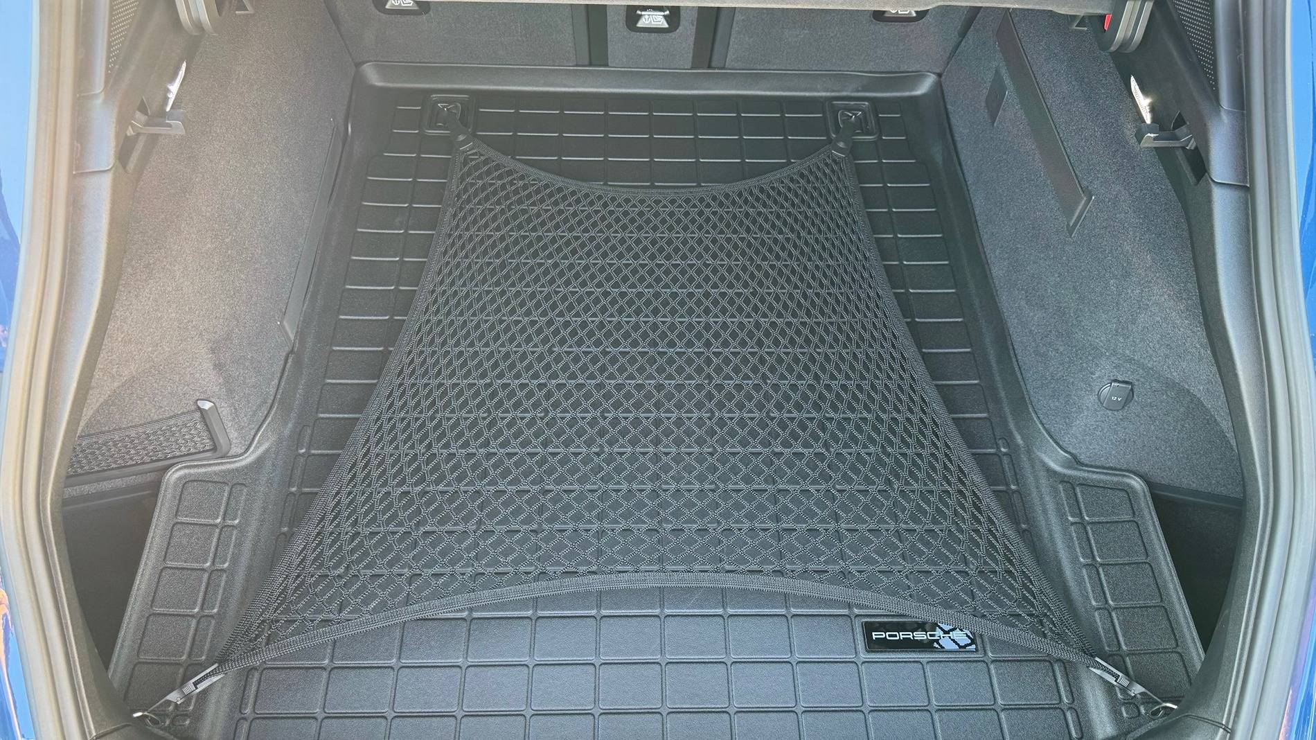Porsche Taycan All-weather Floor Mats & Boot Liner? 02_with_luggage_net