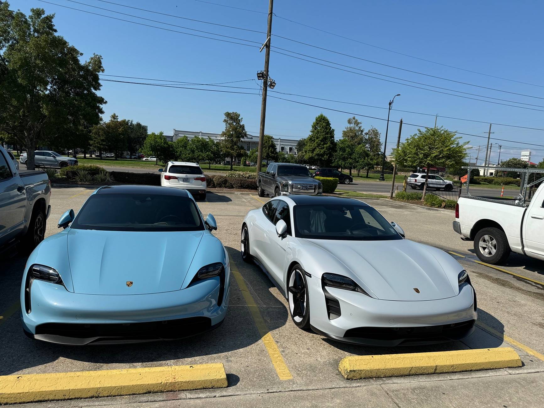 Porsche Taycan FROZEN BLUE Taycan Club IMG_0435
