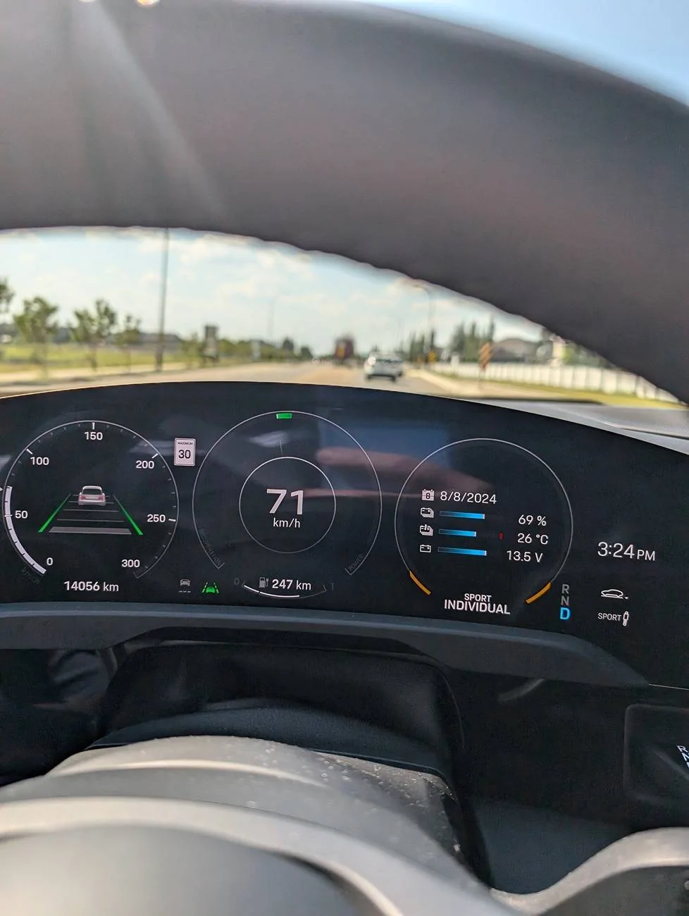Porsche Taycan Couple Questions/Issues - Almost no regen and brakes are squealing PXL_20240808_212500442