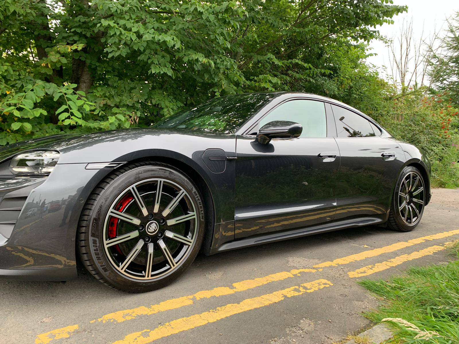Porsche Taycan VOLCANO GREY Taycan Club AA3FC50F-A367-433E-9FC4-0F0ED08C1844