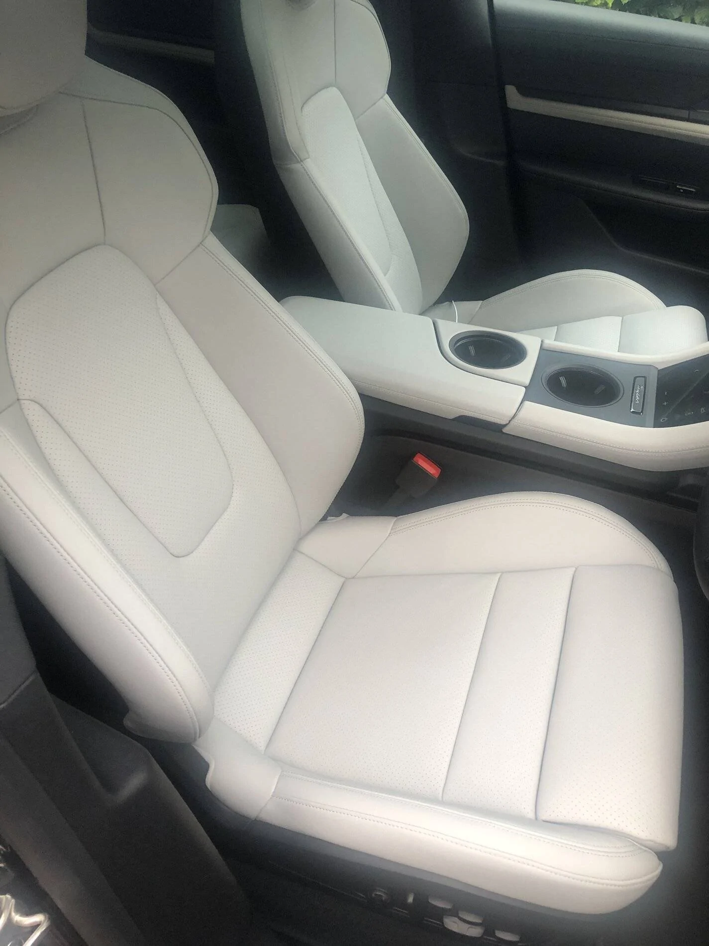 Porsche Taycan Which split interior leather option? FA92FD36-5A49-40B3-8BE8-9A1CD3839F62