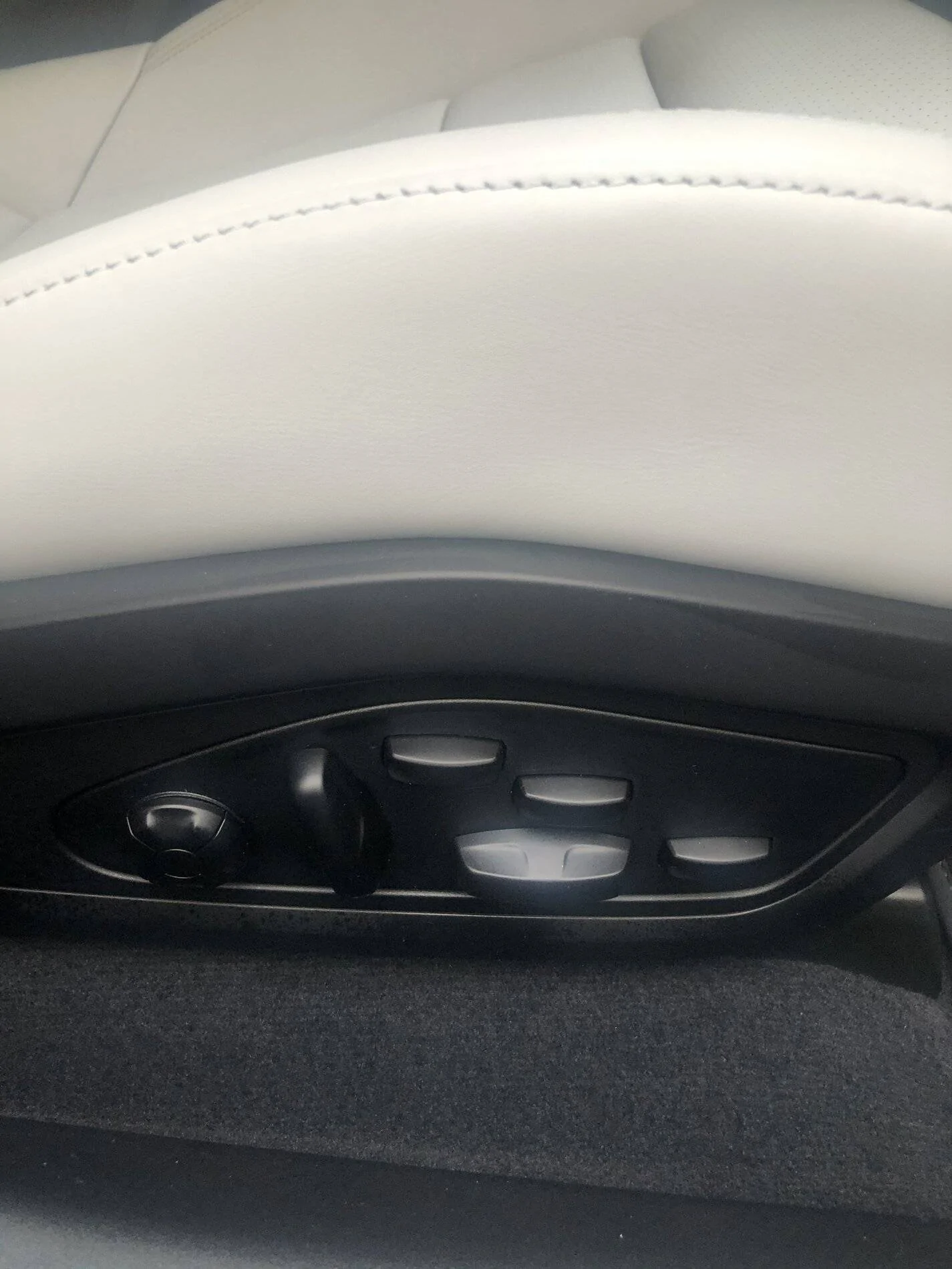 Porsche Taycan Which split interior leather option? 4E45E33F-95C6-4912-B6FE-87E8D51FCEB8